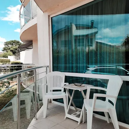 Boho 4 Pools 10min To The