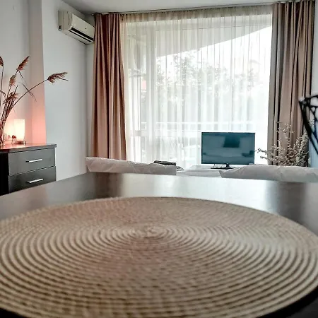 Apartment Boho 4 Pools 10min To The